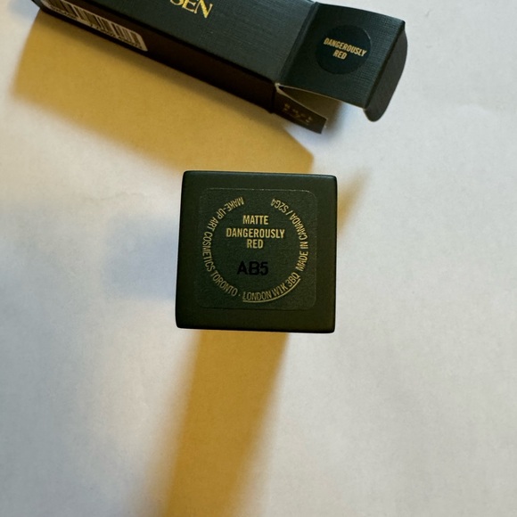 MAC cosmetics LE Zac Posen lipstick in Dangerously Red - Picture 3 of 3